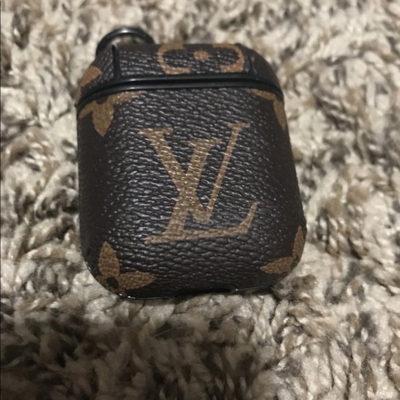 AIRPODS PROTECTIVE LEATHER CASE - Picture 2 of 5